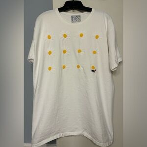 Vintage Swan Magic Daisy T-shirt